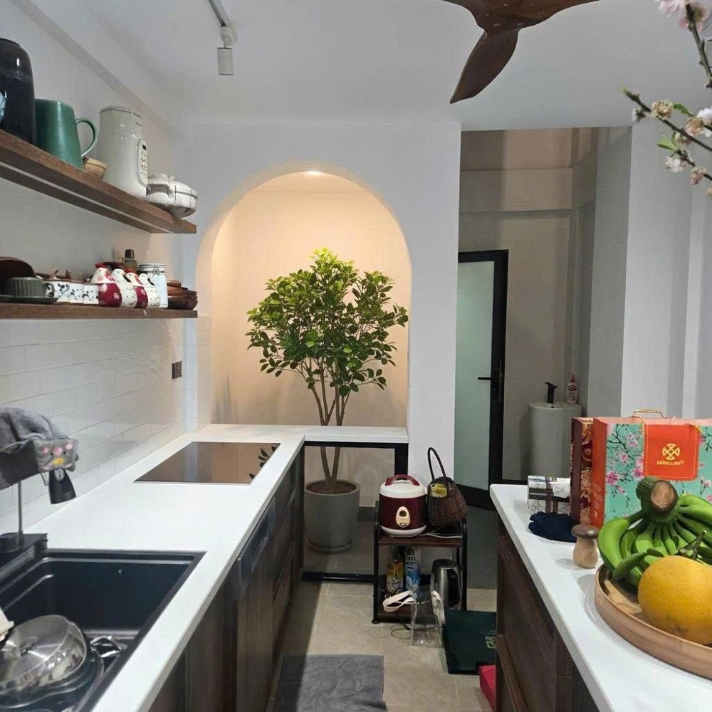 Thụy Khuê 30M X7 Tầng Thang Máy 12 Tỷ View Hồ,Cách Phố 20M,Ngõ Thông Ra Hồ