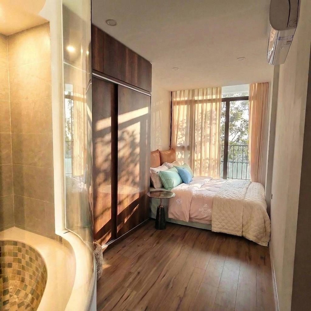 Thụy Khuê 30M X7 Tầng Thang Máy 12 Tỷ View Hồ,Cách Phố 20M,Ngõ Thông Ra Hồ