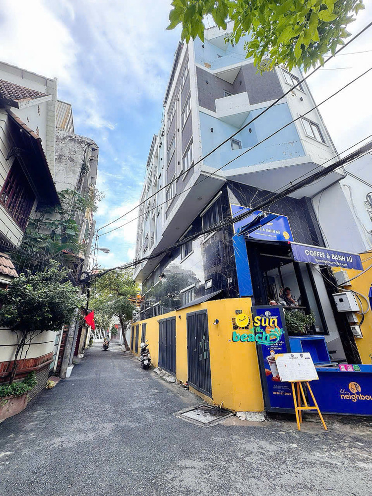 Siêu Phẩm Ngang Lớn 15M*20m - Bán Nhà 2 Tầng Mặt Tiền Hxh Đ.cách Mạng Tháng 8, Quận 3- Sẵn Dòng