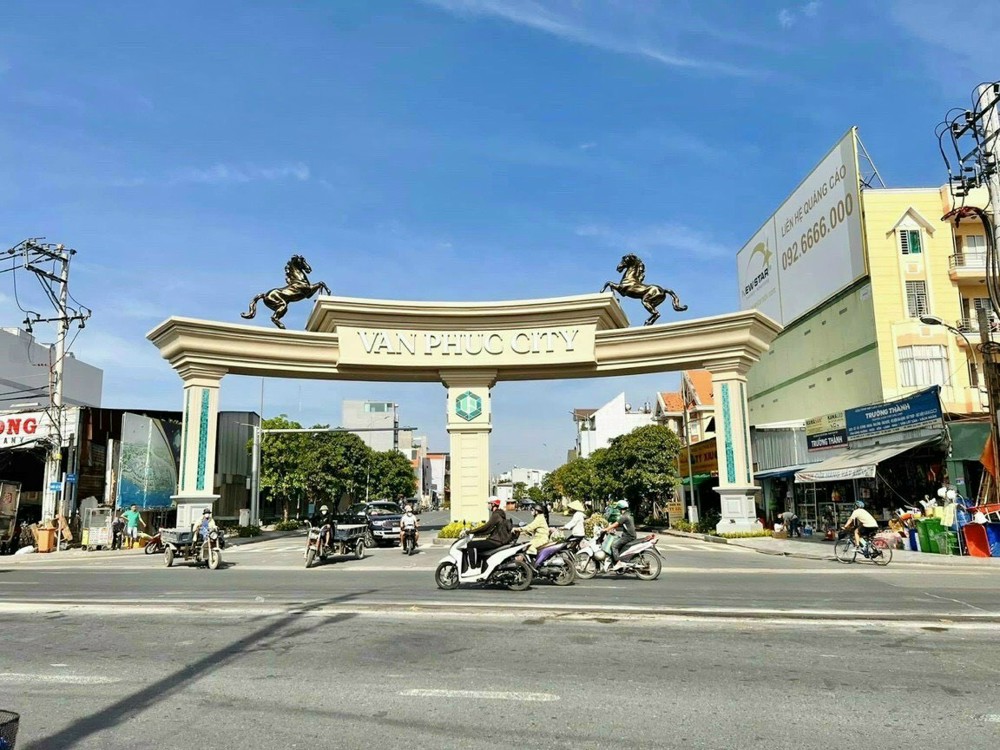 Bán Lô Đất Tặng Nhà Trệt Lầu Mặt Tiền Đinh Thị Thi - Hiệp Bình Phước - Thành Phố Thủ Đức