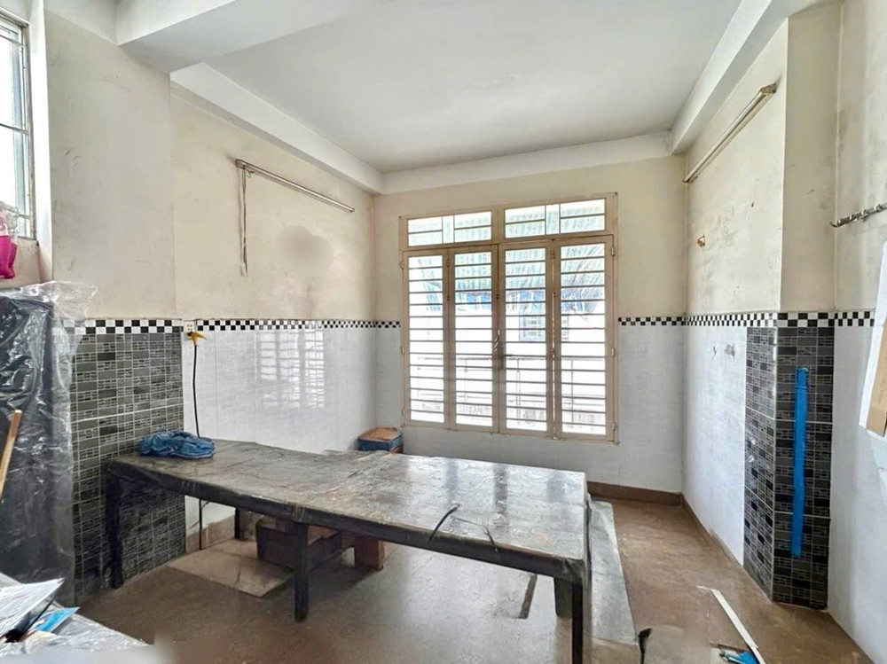 Bán Nhà Lạc Long Quân, P10, Tân Bình - 4 Tầng - 35M2 - Chỉ 4.5 Tỷ