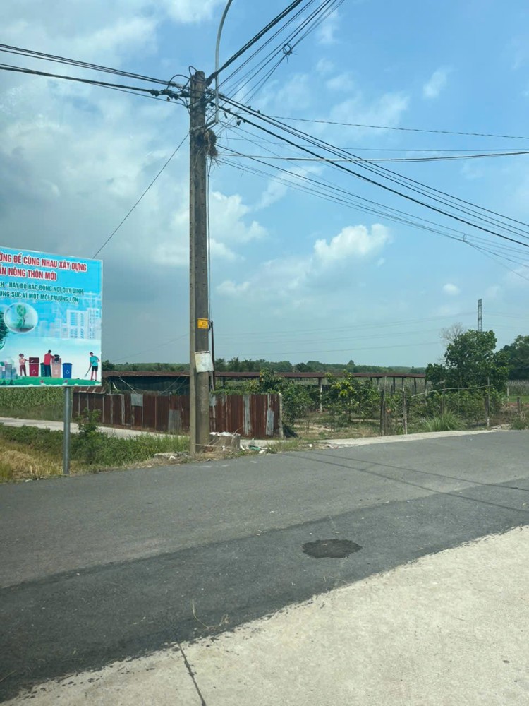 Hạ Giá Từ 1 Ty 990 Xuống Còn 1 Tỷ 550 ( Bớt Lộc ) Tiếp Môi Giới ) Bán Đất Xã Trung Lập Thượng, Củ