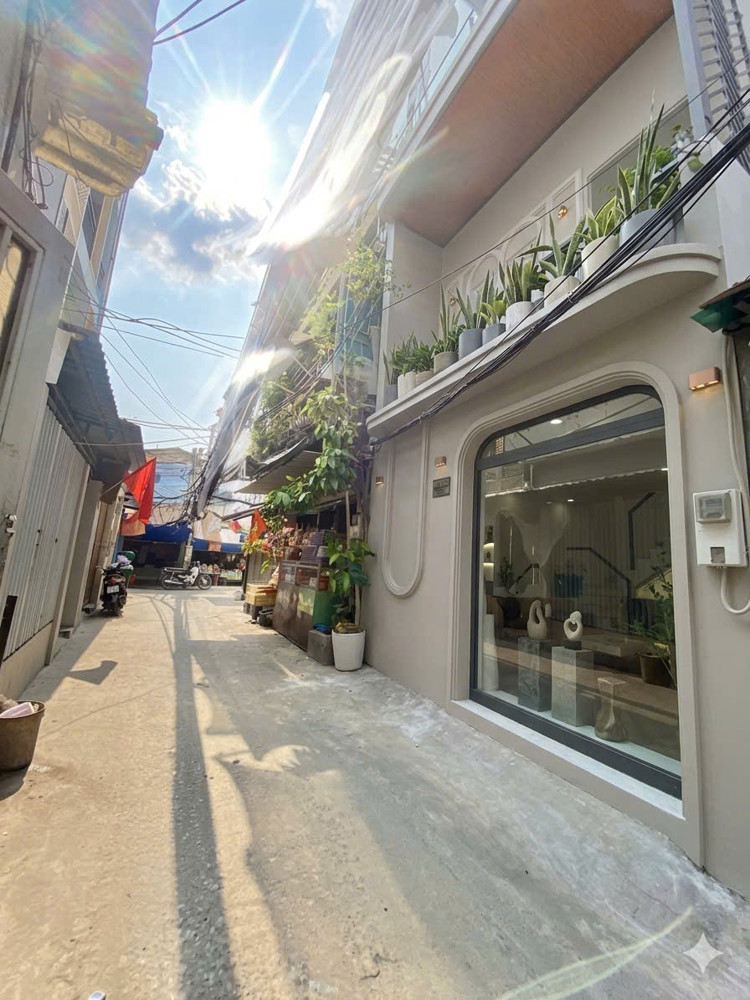 Giá 5. X Tỷ- Quận 7- Gần Phú Mỹ Hưng- Nhà Mới Dt 4.6 X 9- Sổ Riêng - Hoàn Công