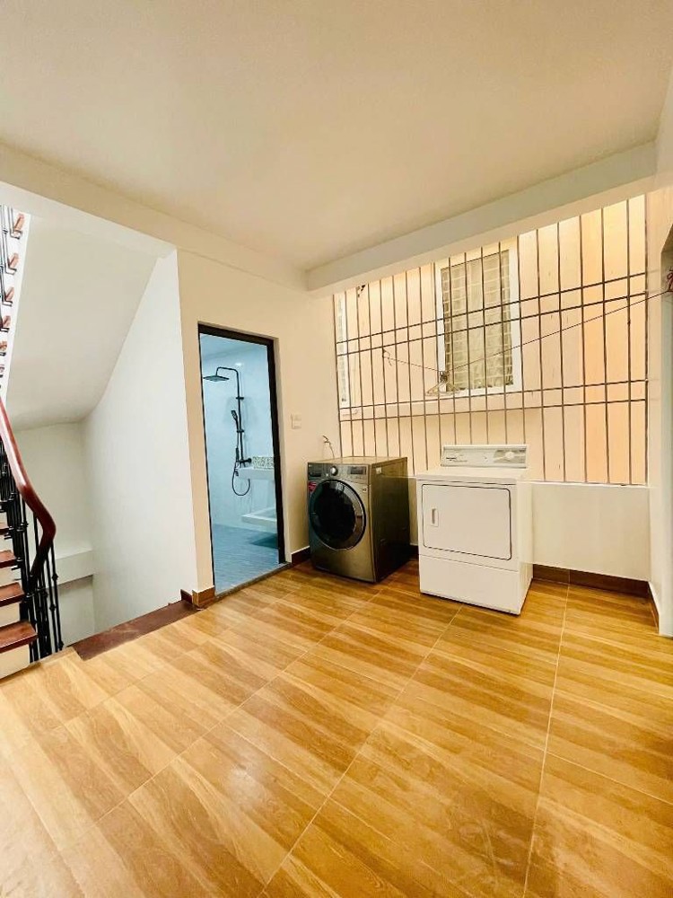 Nhà Đẹp Trung Kính Full Nội Thất Ở Ngay, Chỉ Cách 30M Ra Đường 2.5 Sau Quy Hoạch