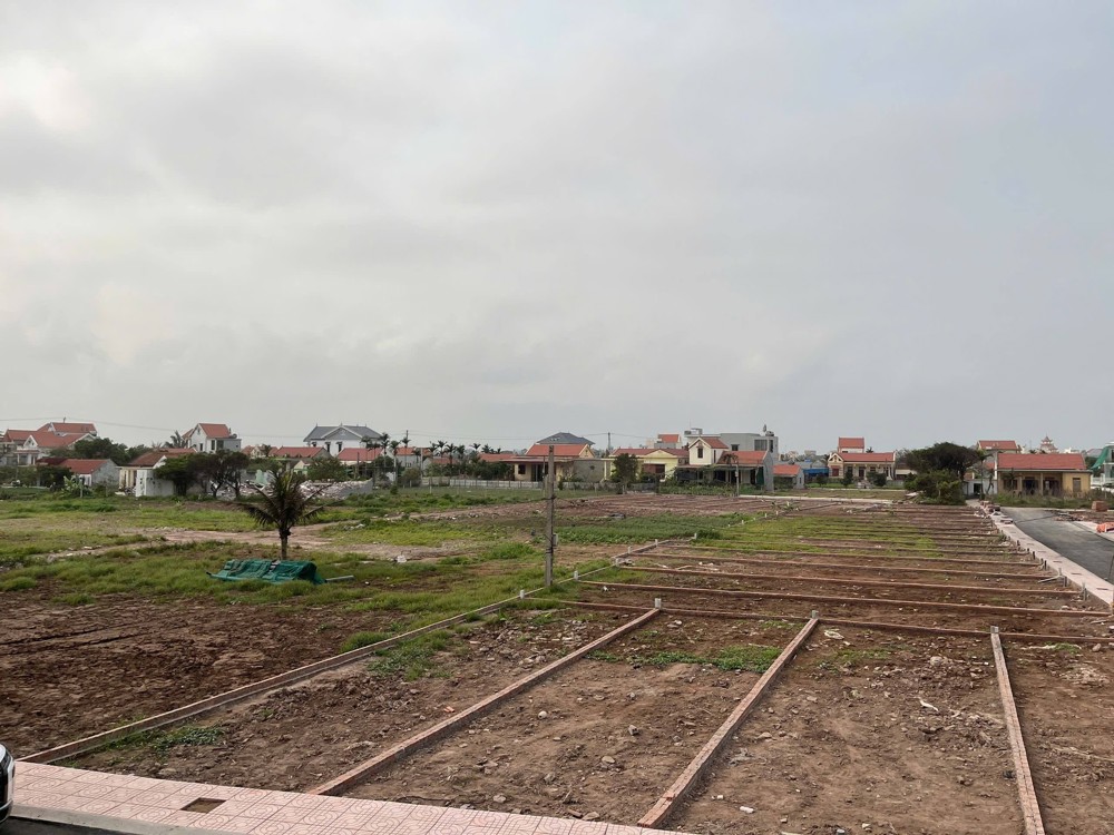 Bán Nhanh Lô Đất 100M² Mặt Biển Quất Lâm, Nhỉnh 1.8 Tỷ. Sổ Đỏ Sẵn Giao Dịch Ngay Vị Trí Đắc Địa: