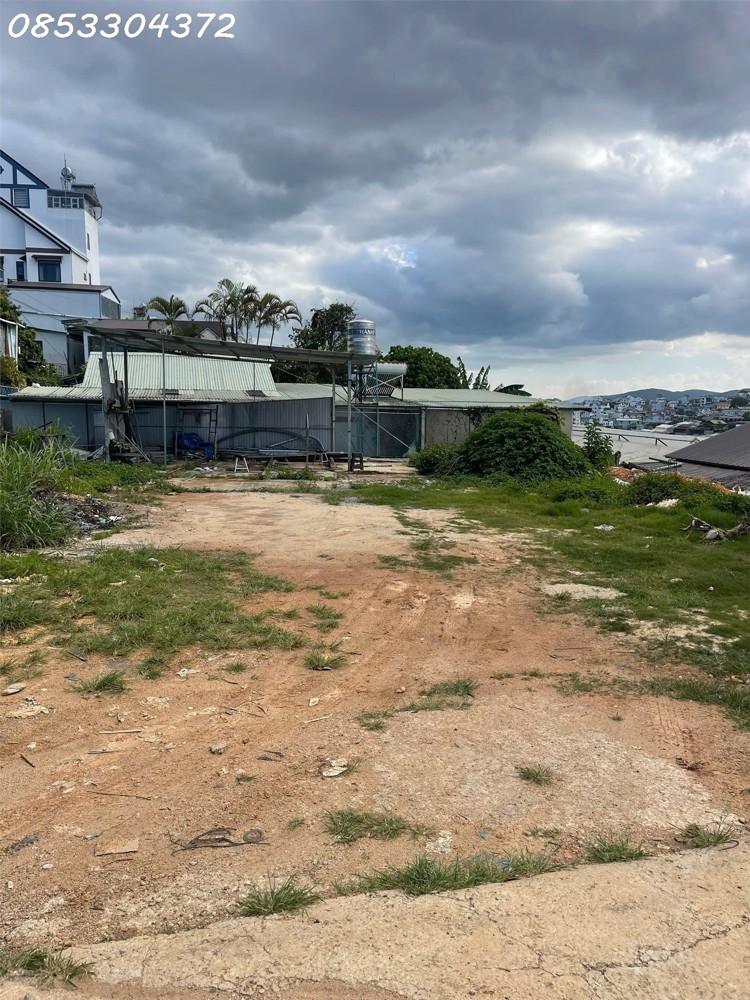 Đất Đẹp Giá Tốt – Vuông Vức Gần Khu Thể Thao Đà Lạtvị Trí: Đường Cao Bá Quát – P6 Cũ – Đà Lạt