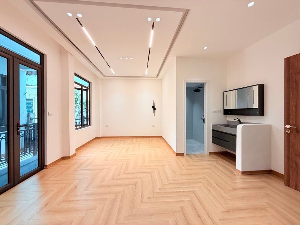 Hoàng Hoa Thám 46M X5 Tầng Thang Máy-Full Nội Thất-11,9 Tỷ-2 Mặt Ngõ,30M Ra Phố