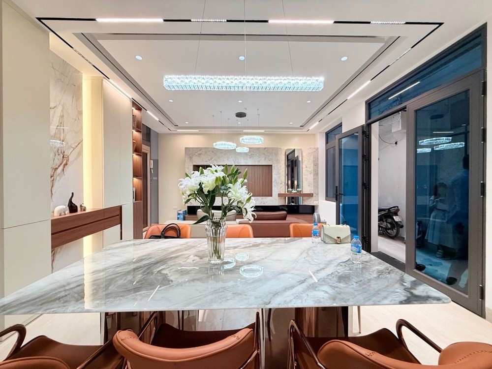 Hoàng Hoa Thám 46M X5 Tầng Thang Máy-Full Nội Thất-11,9 Tỷ-2 Mặt Ngõ,30M Ra Phố