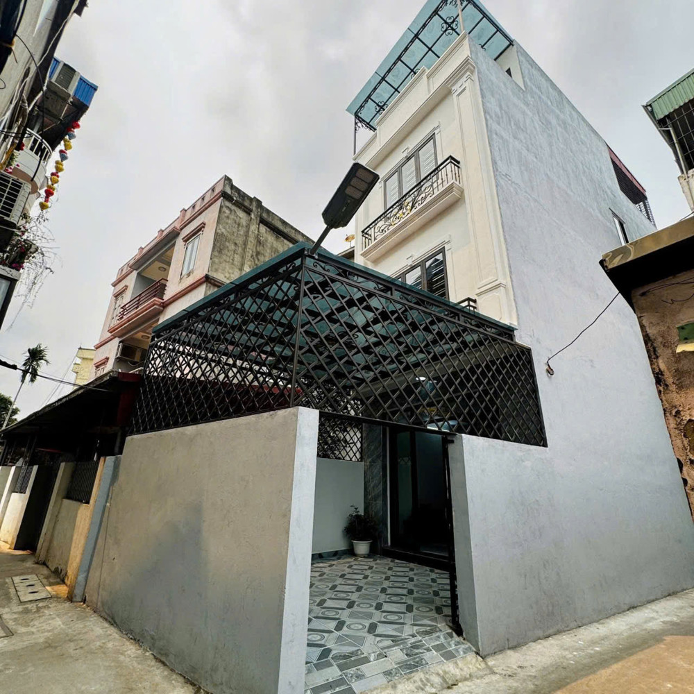 Nhà Khúc Thừa Dụ - 78M 4 Tầng - Độc Lập Sân Cổng Cực Rộng