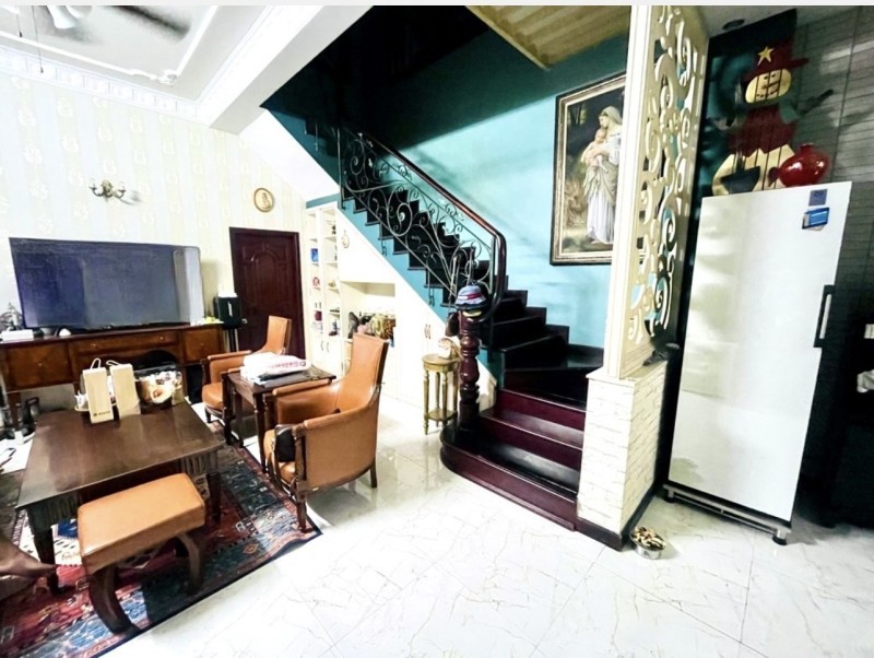 Bán Biệt Thự Sân Vườn, Đường Trương Thanh Hải, Tăng Nhơn Phú B, Thủ Đức, Tp Hcm. Dt 210M2, Sổ