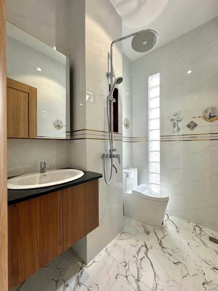 Bán Biệt Thự Sân Vườn, Đường Trương Thanh Hải, Tăng Nhơn Phú B, Thủ Đức, Tp Hcm. Dt 210M2, Sổ