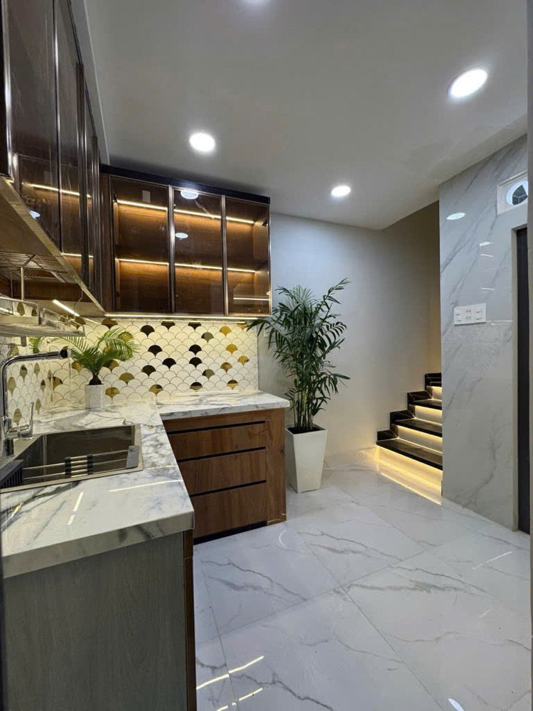 Nhà Đẹp Lung Linh, Hxh, Ngang 4M, 4 Tầng, Shr, Phạm Văn Chí, 6 Tỷ Hơn, Quận 6