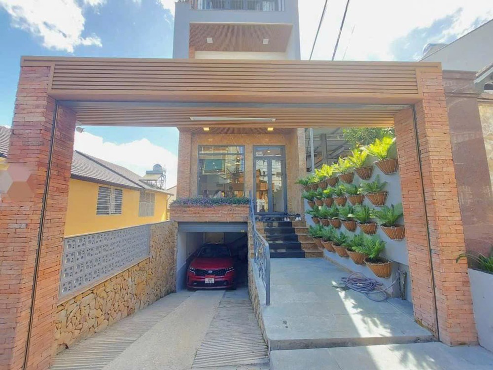 Cần Bán Gấp Căn Nhà Mặt Tiền Cổ Loa Phường2 Đà Lạt Giá Chỉ 13,5 Tỷ