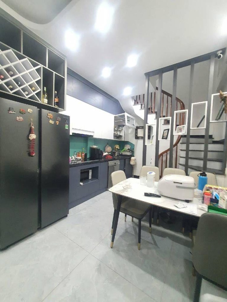 Bán Nhà Thạch Bàn - Gần Cổ Linh – Trước Cửa Ngõ Rộng Ô Tô Tránh - Khu Phân Lô – Hơn 7 Tỷ