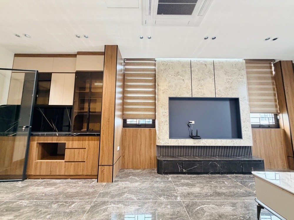 Bán Nhà Ngõ 193 Bồ Đề Oto Thông, Chỉ Hơn 9 Tỷ Còn Tl