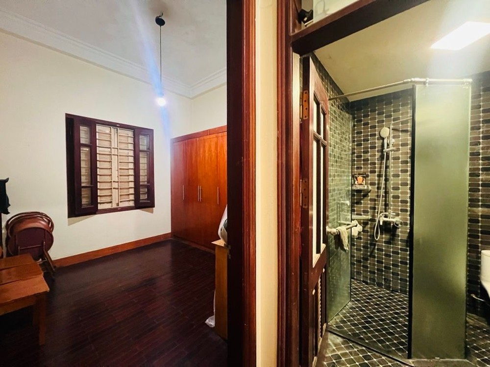 Siêu Phẩm Cầu Giấy Dân Xây , Cách Oto Vài Chục Mét , Gần Phố ,Ô Chờ Thang Máy