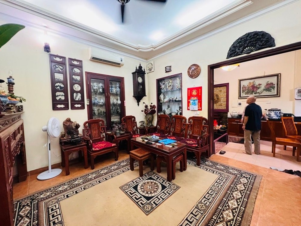 Siêu Phẩm Cầu Giấy Dân Xây , Cách Oto Vài Chục Mét , Gần Phố ,Ô Chờ Thang Máy