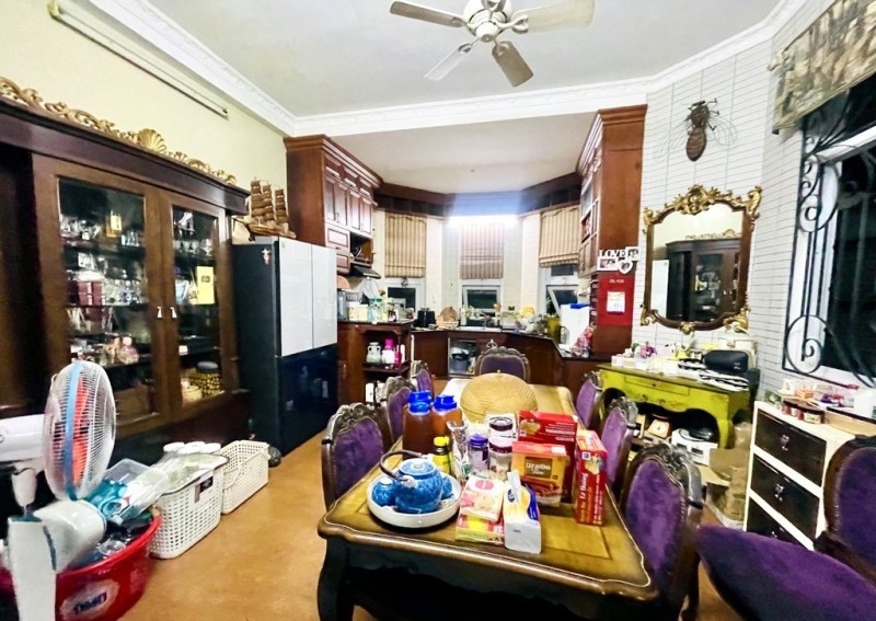 Bán Biệt Thự Sân Vườn, Đường Trương Thanh Hải, Tăng Nhơn Phú B, Thủ Đức, Tp Hcm. Dt 210M2, Sổ