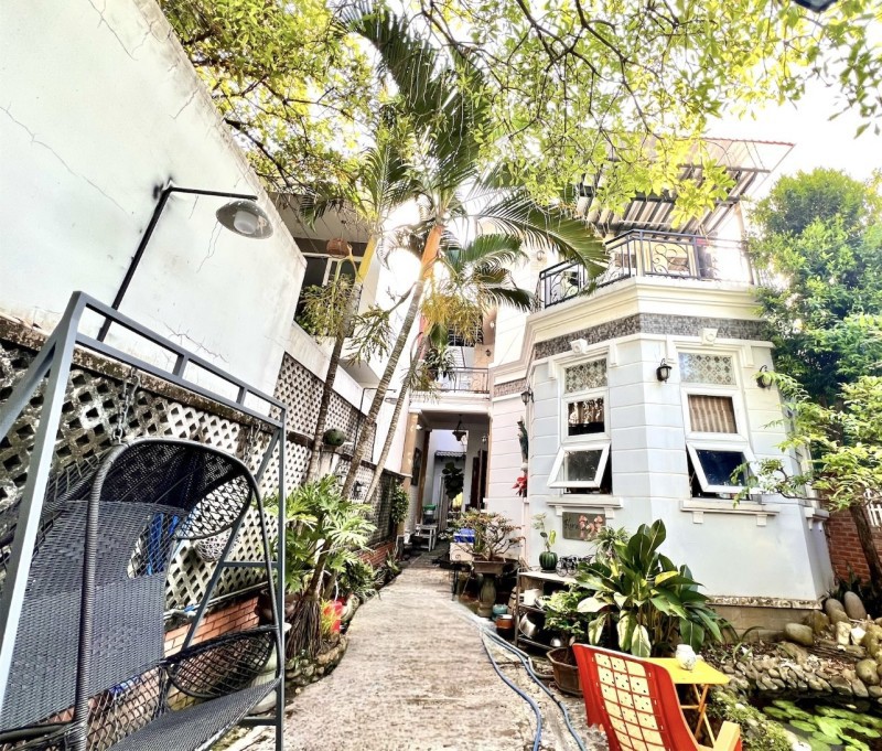 Bán Biệt Thự Sân Vườn, Đường Trương Thanh Hải, Tăng Nhơn Phú B, Thủ Đức, Tp Hcm. Dt 210M2, Sổ