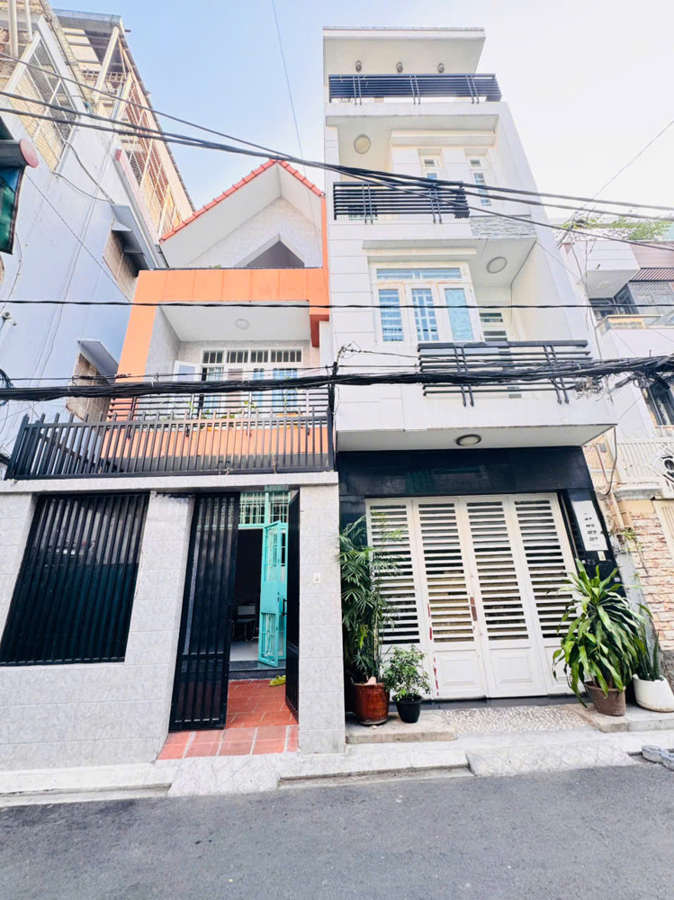 Bán Nhà 3 Tầng Phong Cách Biệt Thự Mặt Tiền Hxh Đ.lê Thị Riêng, Quận 1- Dt 99M2 Ngang 4.2M*24m Sh