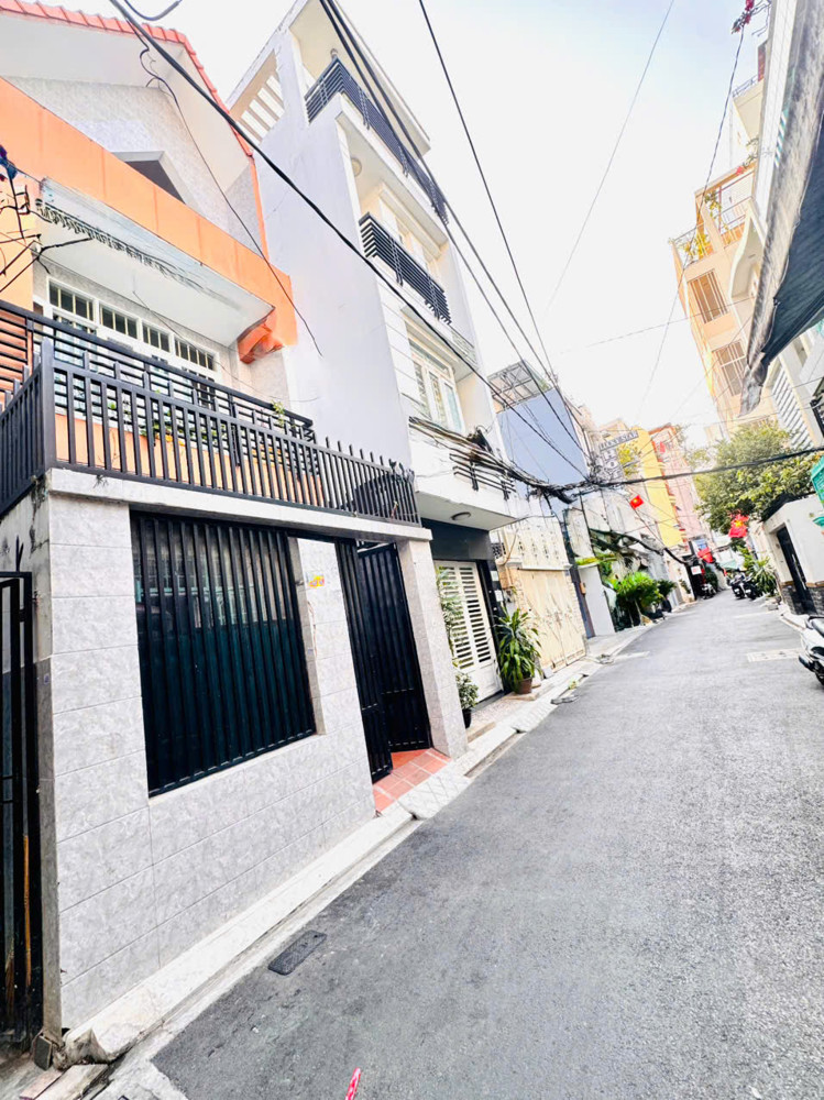 Bán Nhà 3 Tầng Phong Cách Biệt Thự Mặt Tiền Hxh Đ.lê Thị Riêng, Quận 1- Dt 99M2 Ngang 4.2M*24m Sh