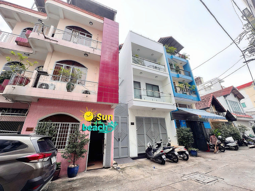 Bán Nhà Kiểu Biệt Thự Mái Ngói Đ.nguyễn Cảnh Chân, Quận 1 - Ngang Vuông Đẹp 6,3M *14M - Khu Vip