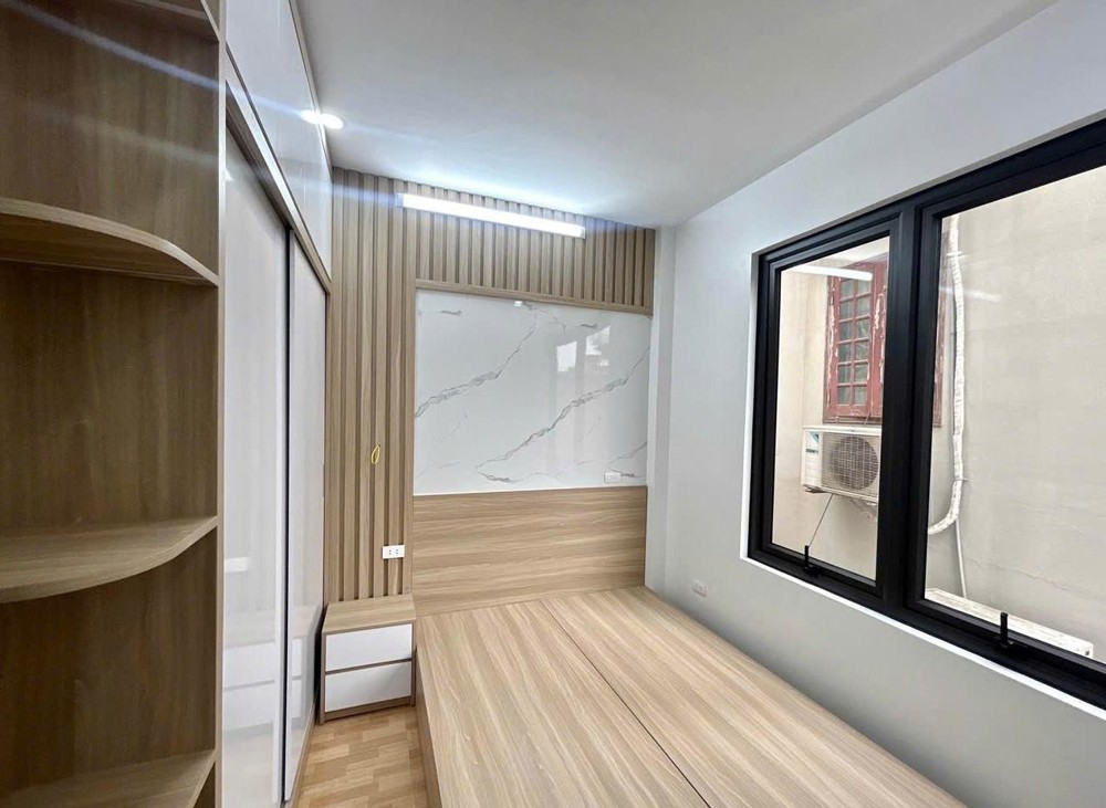 Bán Nhà Sài Đồng Long Biên - Ô Tô Sát Nhà Ngày Đêm - 5 Tầng 3 Ngủ Nội Thất Đẹp - 6.5 Tỷ