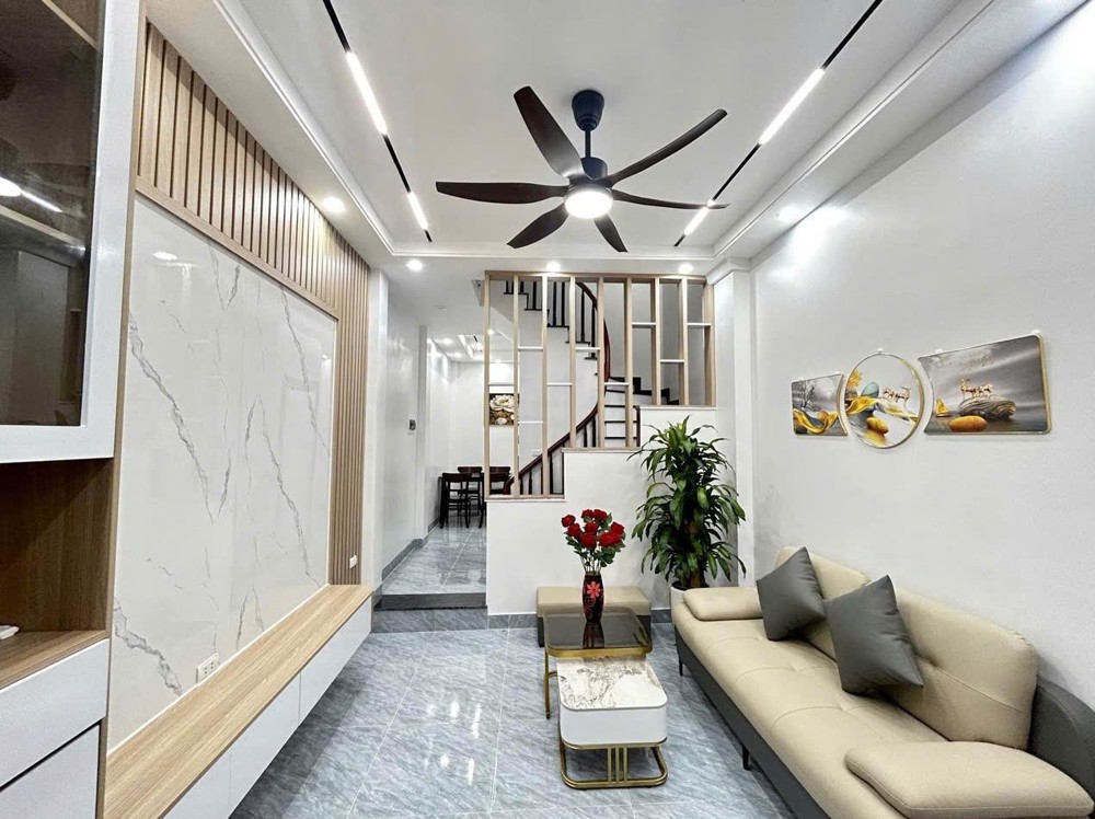 Bán Nhà Sài Đồng Long Biên - Ô Tô Sát Nhà Ngày Đêm - 5 Tầng 3 Ngủ Nội Thất Đẹp - 6.5 Tỷ