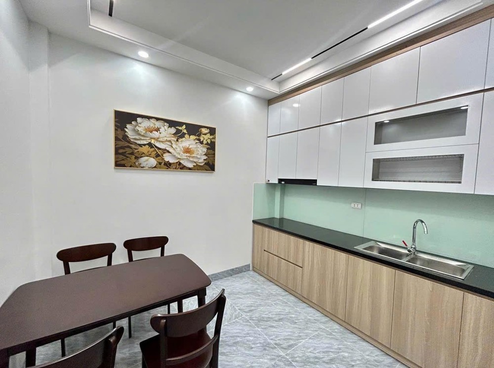 Bán Nhà Sài Đồng Long Biên - Ô Tô Sát Nhà Ngày Đêm - 5 Tầng 3 Ngủ Nội Thất Đẹp - 6.5 Tỷ