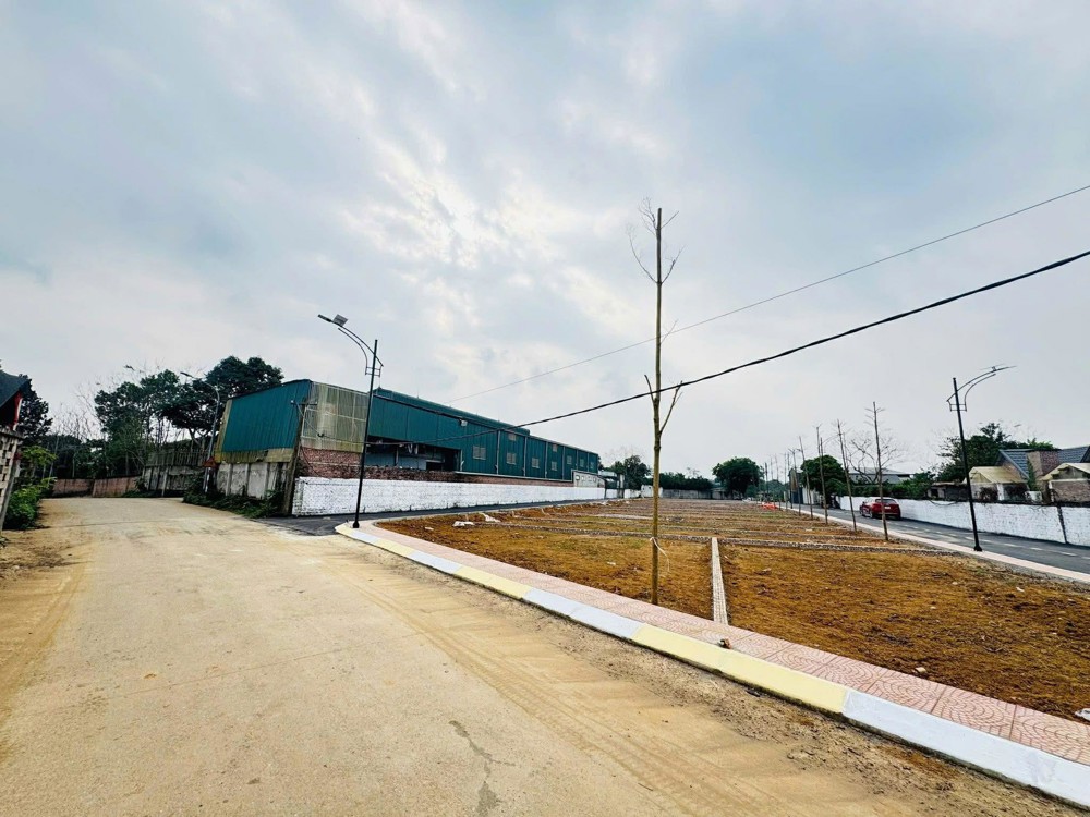 Cần Tiền Em Bán Rẻ Lô Đất Tại Hòa Lạc , Cách Trục Hồ Tây -Ba Vì 150M