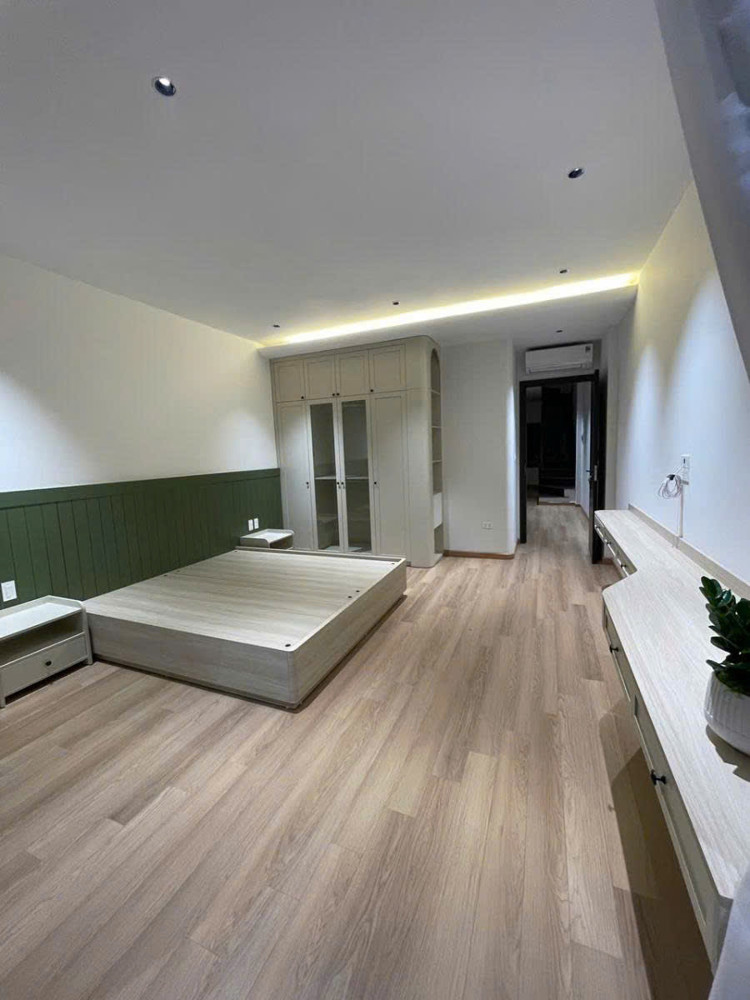 Bán Nhà Bát Khối 71M 7 Tầng Mt4.2m Thang Máy Gara Ô Tô Hơn 19 Tỷ