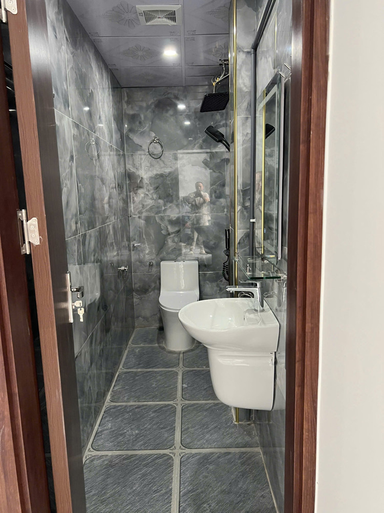 Chính Chủ Bán Ccmn 6 Tầng Thang Máy, Dòng Tiền 450 Triệu/năm Tại Long Biên, Hà Nội