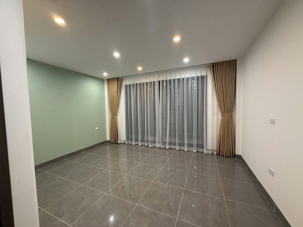 Nhà Mới Cứng – Gara Ô Tô – Thang Máy – Cạnh Cv Hoà Bình