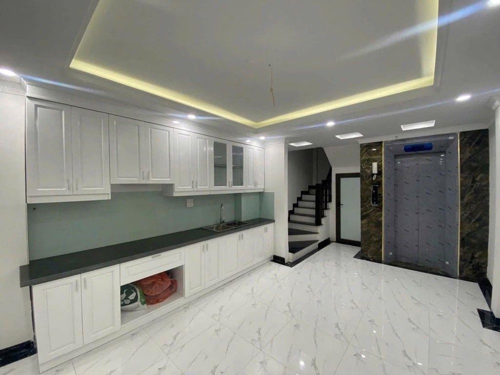 Bán Nhà Hàng Xóm Vinhome – Dòng Tiền 200Tr Gara Ô Tô – Mặt Tiền Rộng – Hơn 9 Tỷ Chút Xíu