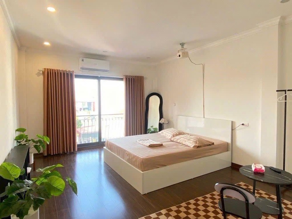 Bán Nhà Hàng Xóm Vinhome – Dòng Tiền 200Tr Gara Ô Tô – Mặt Tiền Rộng – Hơn 9 Tỷ Chút Xíu