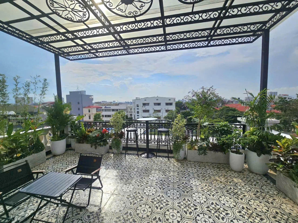 Cực Hiếm - Lô Góc 3 Mặt Thoáng Nguyễn Văn Linh - Ô Tô Vào Nhà. Thang Máy - 11.X Tỷ - 6 Tầng