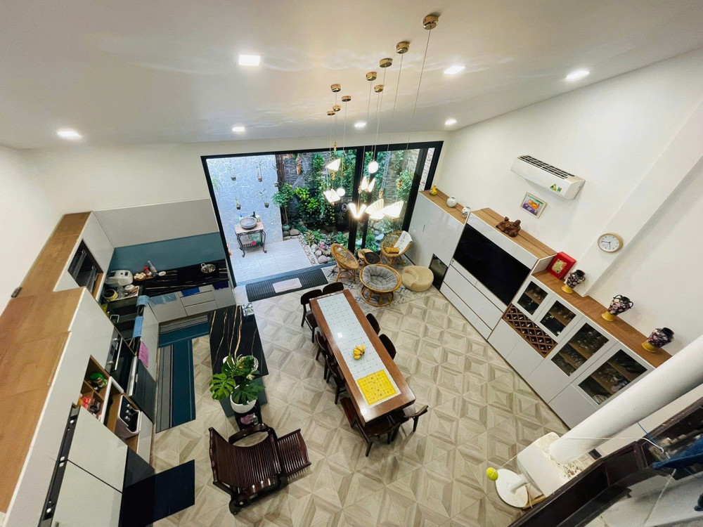 Bán Nhà Biệt Thự - Hẻm 8M Bàu Bàng - Ngay Hoàng Hoa Thám, 10,5X26m, 2 Tầng, 44,5 Tỷ