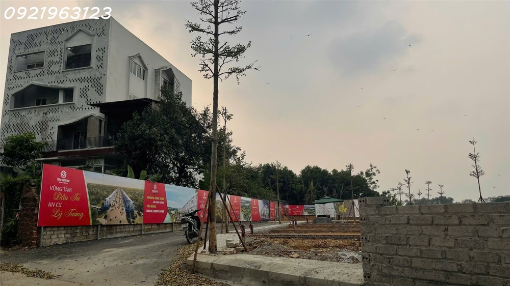 Bán Gấp Lô Đất 100M2 Gần Metro Số 5, Khu Vực Trung Tâm Hòa Lạc. Phù Hợp Xây Trọ, Đầu Tư Sinh Lời,