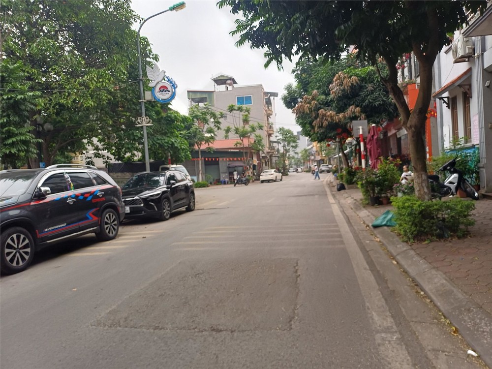 Nhà Mới Đẹp Hàng Xóm Vinhome – Full Nội Thất - Ô Tô Đỗ Cổng Hơn 6 Tỷ