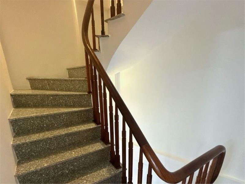 Nhà Mới Đẹp Hàng Xóm Vinhome – Full Nội Thất - Ô Tô Đỗ Cổng Hơn 6 Tỷ