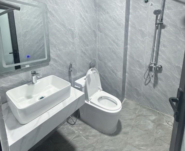 Nhà Mới Đẹp Hàng Xóm Vinhome – Full Nội Thất - Ô Tô Đỗ Cổng Hơn 6 Tỷ