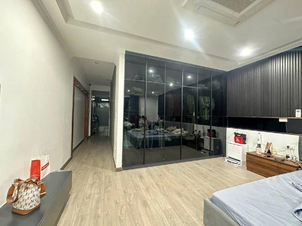 Bán Nhà Tđc Việt Hưng 75M2- 6 Tầng Thang Máy- Gara - View Thoáng- Hơn 20 Tỷ