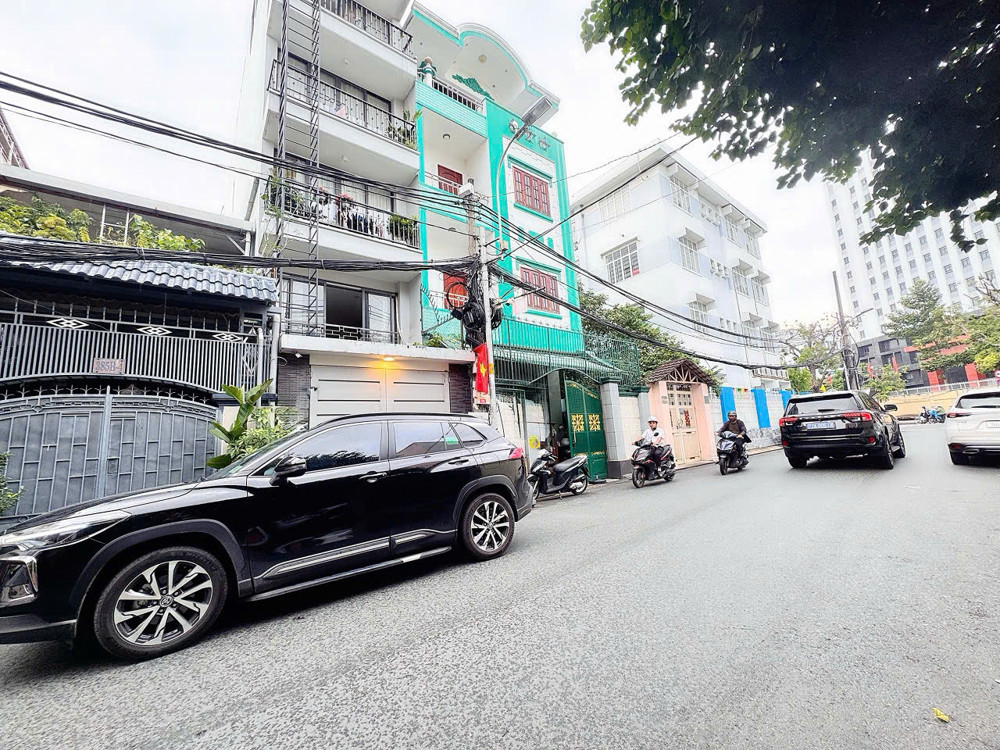 Siêu Phẩm Hiếm Bán Đ.nguyễn Trãi, Quận 1 - Ngang 6,8M*16m - Ngay Bộ Công An - Sổ Hồng Vuông Đẹp *