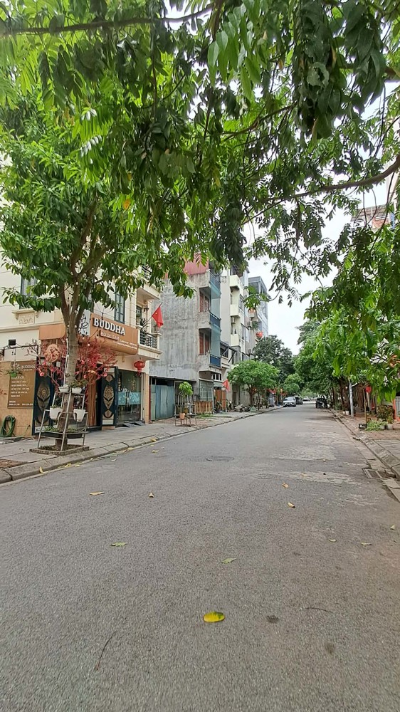 Bán Đất Tđc P Việt Hưng 90M2- Mt 7M- Vỉa Hè- Ô Tô Tránh- 17 Tỷ