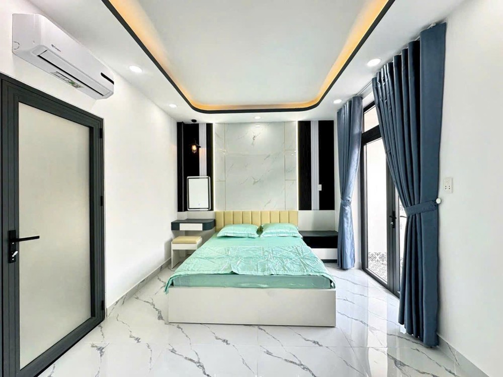 Nhà Ngay Khu Cán Bộ Ở, Dân Trí Cao, 4 Tầng, Hẻm Xe Hơi, Hơn 8 Tỷ Xíu