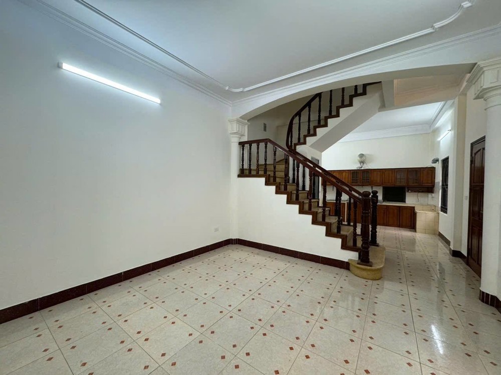 Bán Nhà Nguỵ Như Kon Tum, Dt40m2 5T Phân Lô Vỉa Hè, Oto Tránh, Kinh Doanh, Vp, Nhỉnh 20 Tỷ