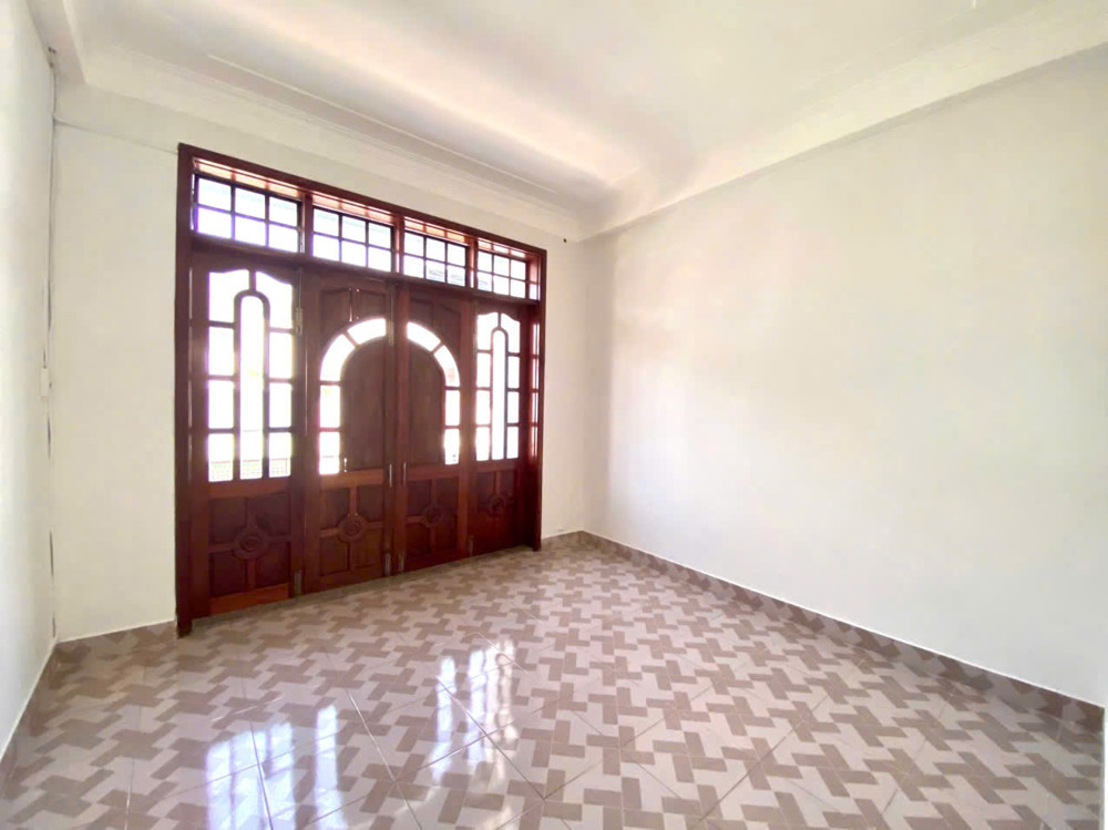 Nhà 3 Tầng Biển Nha Trang Đi Bộ Ra Biển Chỉ 600M Giá Rẻ