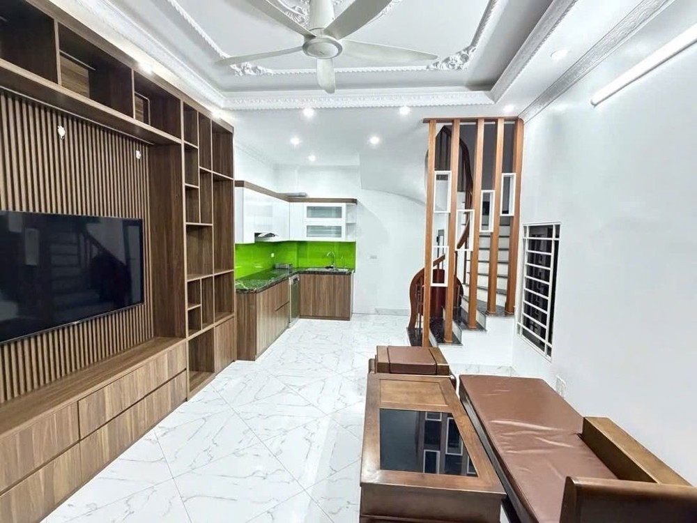 Nhà Đẹp - Ở Ngay - Tiện Ích Ngập Tràn - 5 Tầng Mới - Thiết Kế Hiện Đại - Nở Hậu