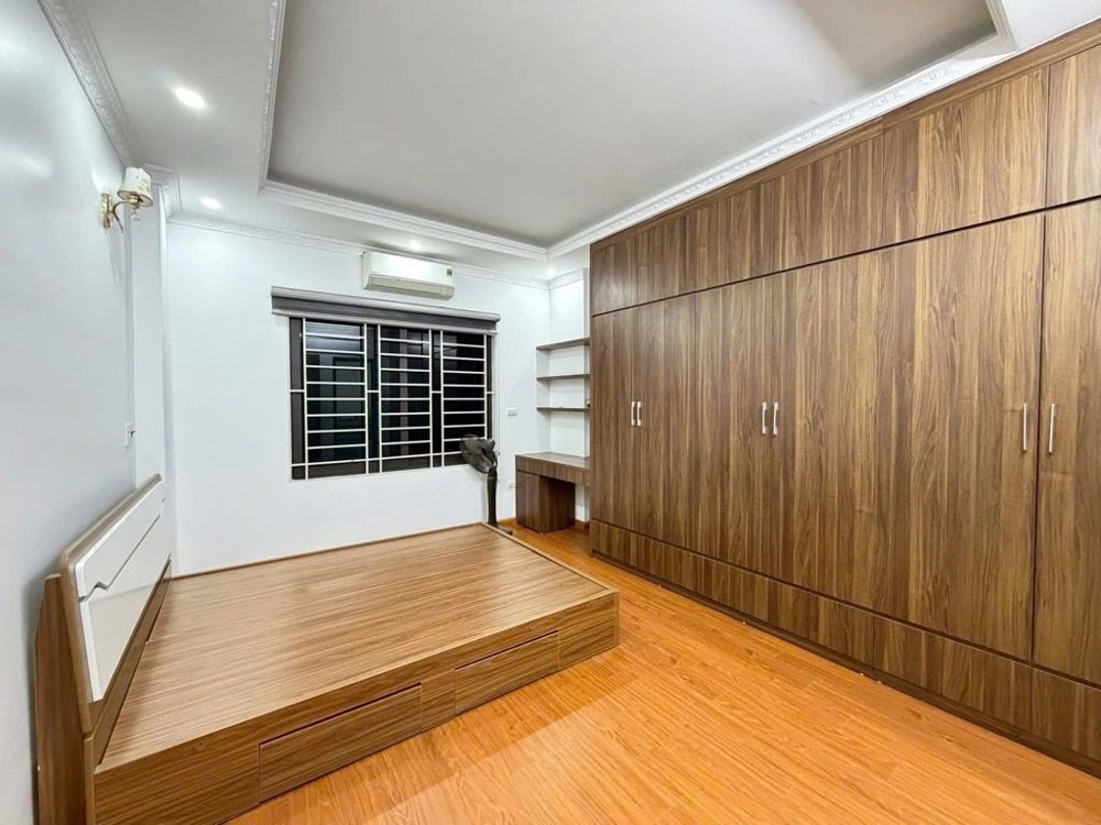 Nhà Đẹp - Ở Ngay - Tiện Ích Ngập Tràn - 5 Tầng Mới - Thiết Kế Hiện Đại - Nở Hậu