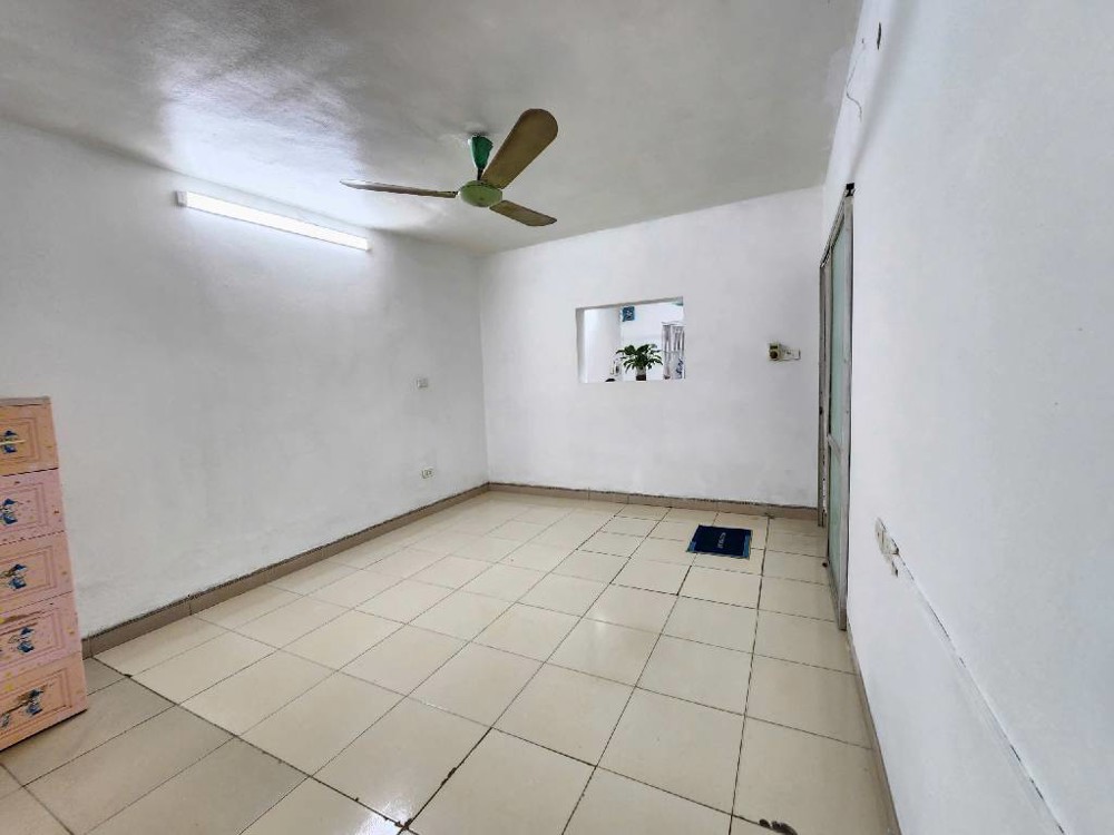 Bán Tập Thể Quỳnh Mai Tầng 1 Kinh Doanh, Oto Dừng Đỗ Thoải Mái, 80M Vuông Chỉ Nhỉnh 4 Tỷ